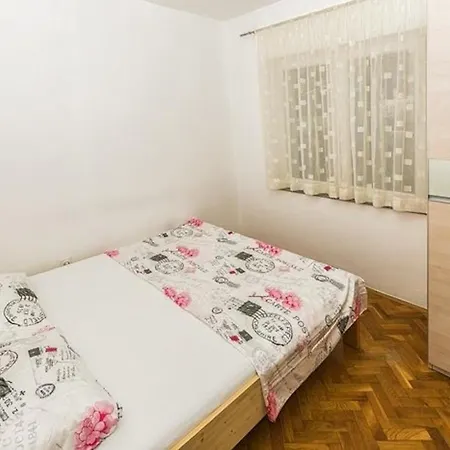 Apartment Fuer 5 Personen Ca 65 Qm In Pula, Istrien Istrische Riviera *